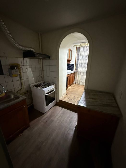 3х комнатная квартира на 1-этаж 6-веранда ул.Шота Руставели Олот Сомса