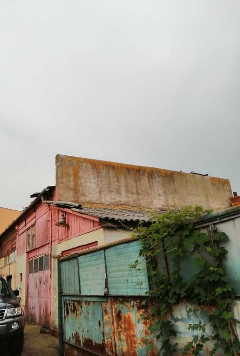 Vând hala zona Calea Baciului