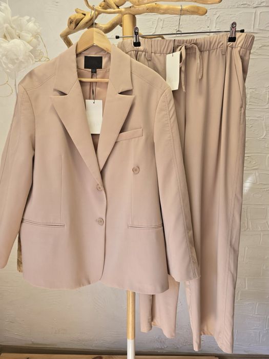 Костюми ZARA нови XS - XL