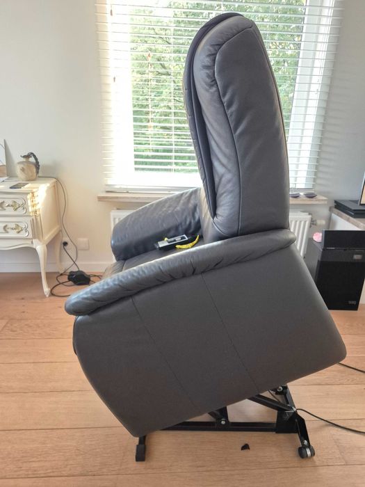 Медицински Електрически Релакс фотьойл HUKLA