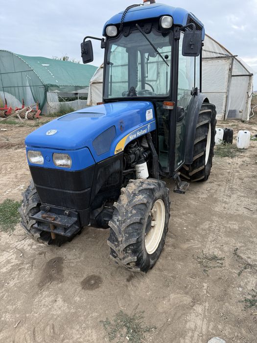 Tractor viticol NEW HOLLAND TN 95 VA