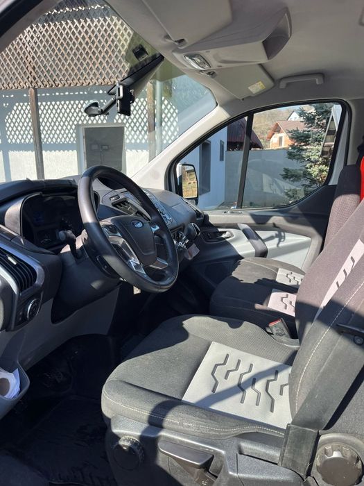 Vând ford custom 2015