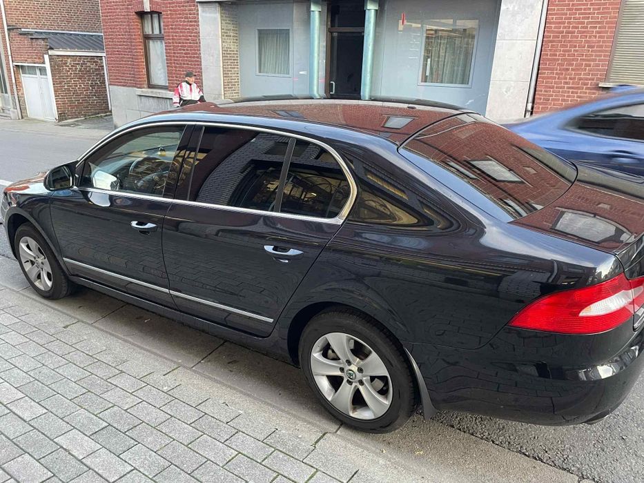 Vând Skoda superb 2