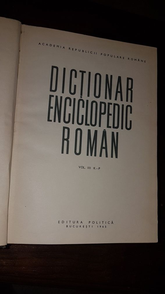 Patru volume Dictionar Enciclopedic Roman