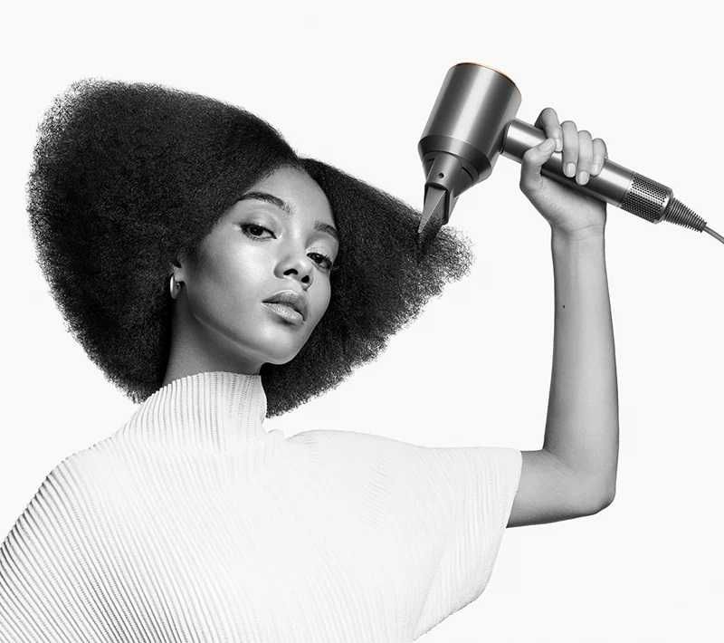 Сешоар Dyson Supersonic HD07 с Пет приставки Черен със златно НОВ