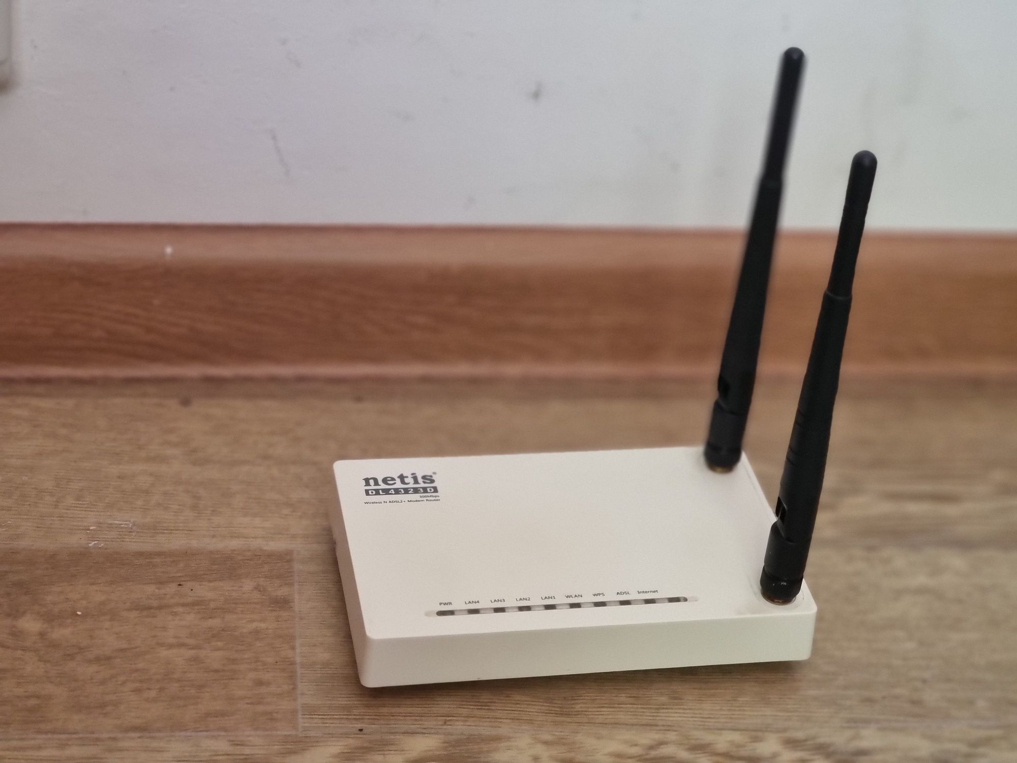 Wi-Fi роутер Netis 300 мб/с витая пара WAN