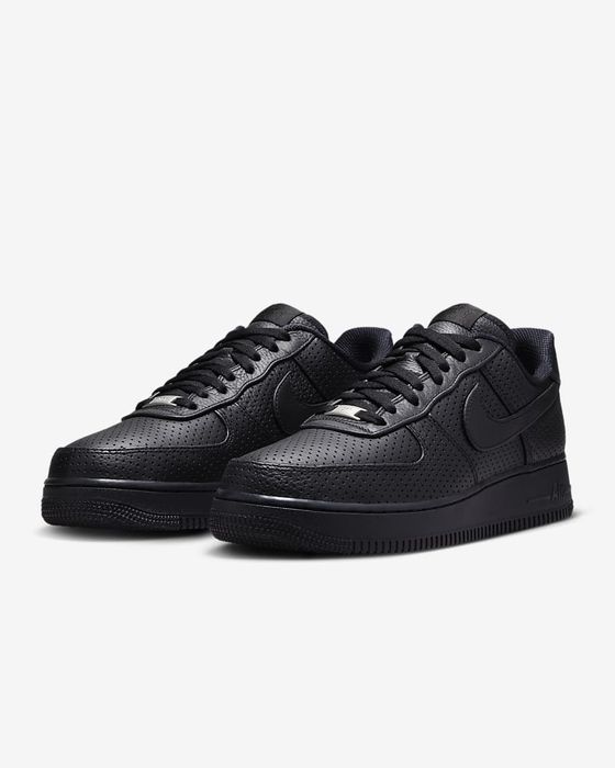 Nike Air Force 1 Мъжки обувки размер 43
Men's ShoesМъжки обувки