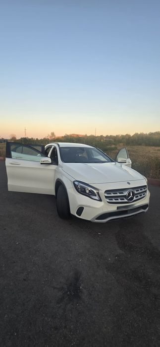 Mercedes Benz GLA 160 D 1.5
