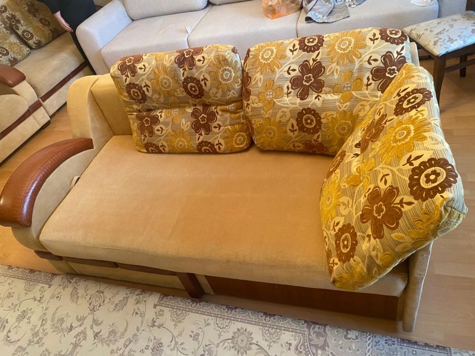 продам диван и два кресла