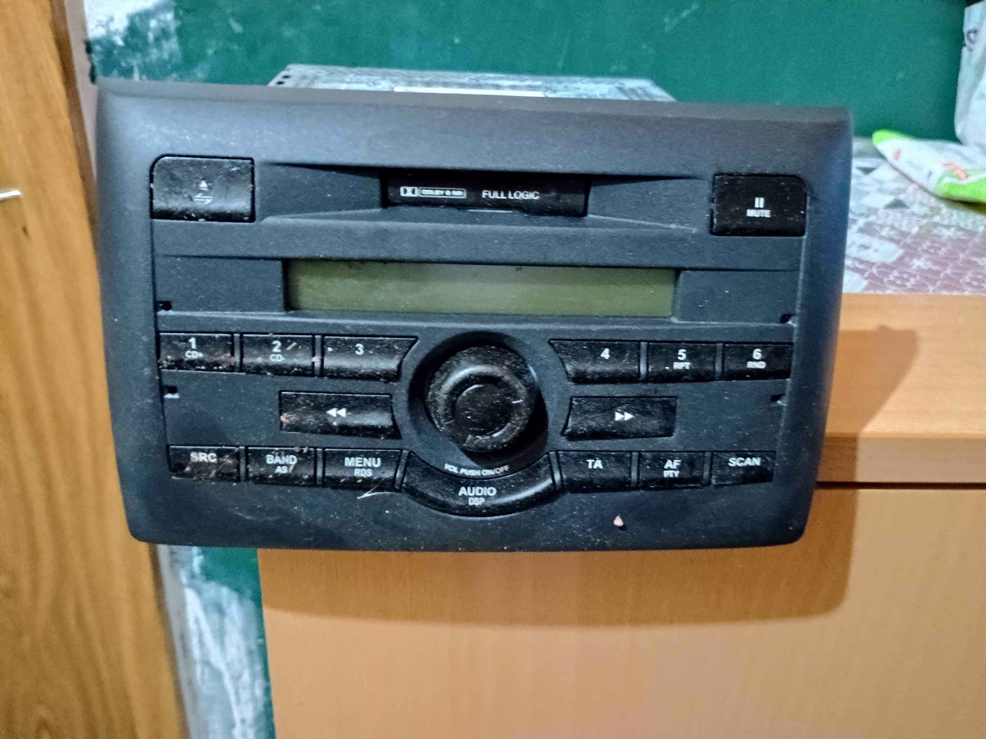 Оригинално радио на ФИАТ