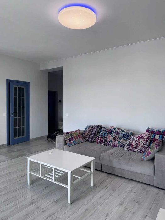 Двустаен имот в кв.Х;адилника