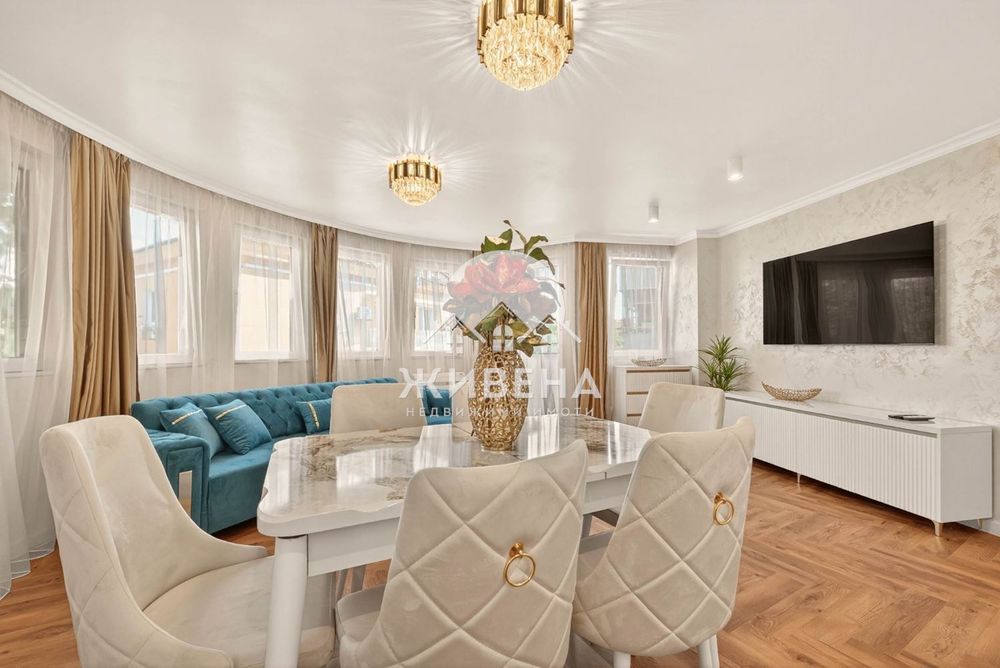 Дава се под наем Тристаен апартамент в Варна, Център - 99 кв.м за 1650 € - Снимка #1