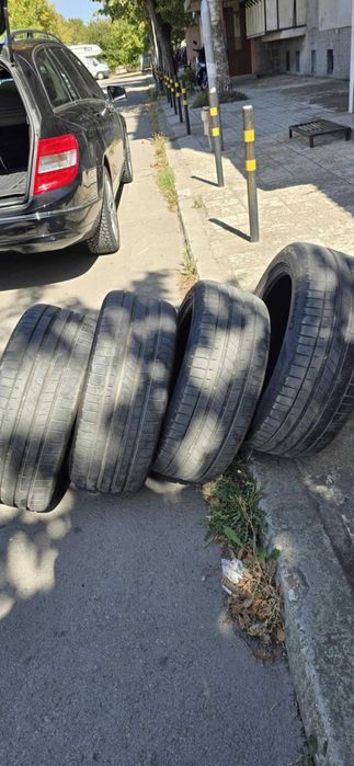 Летни гуми KUMHO 225/45/17 ДОТ 4424 ЗАКУПЕНИ МАРТ 2025 с фактура