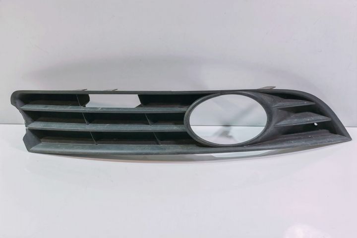 Grila bara  dreapta 3C0853666A Volkswagen VW Passat B6