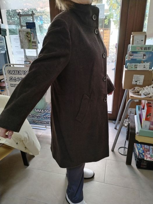 Продавам палто,тъмно кафяво, вълнен кашмир, размер XL