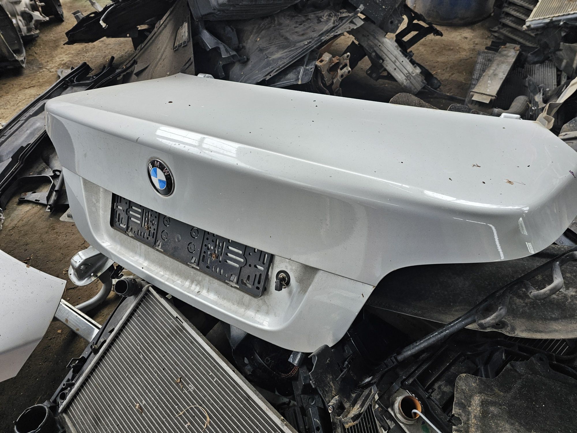 Заден капак багажник бмв е60 bmw 520 530d 535 e60