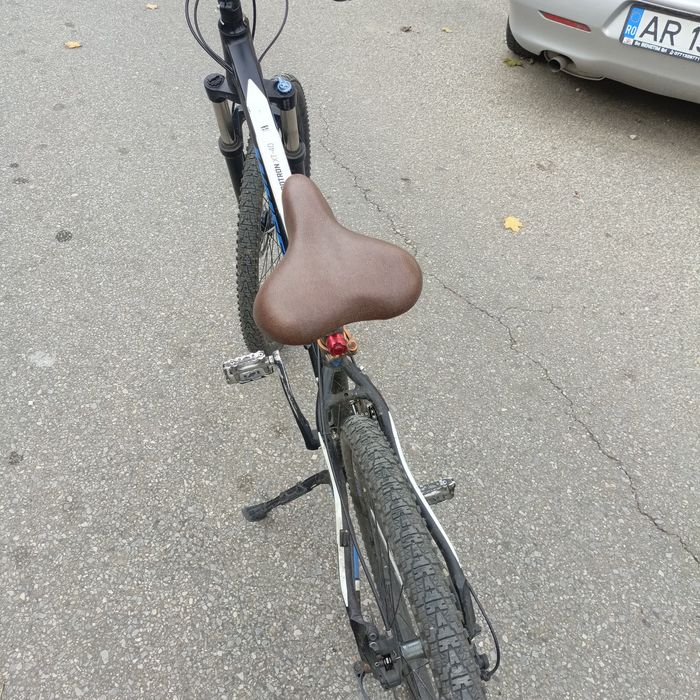 Bicicletă MTB 27.5 cu frâne hidraulice