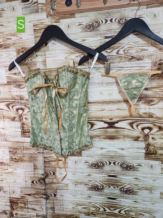 Луксозни комплекти/корсет и слинг