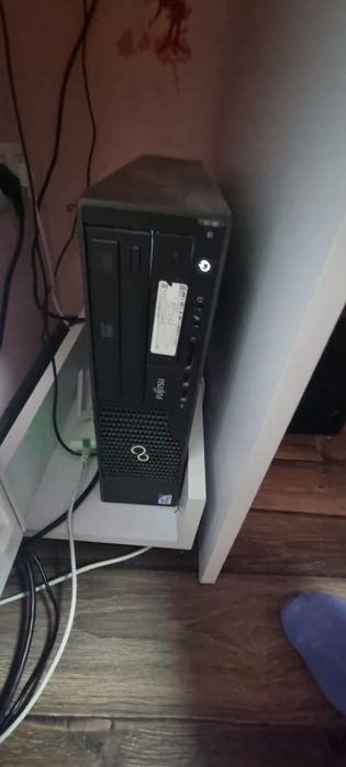 Vând calculator Pentium 4