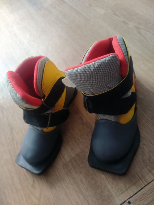 Лыжные ботинки детские
