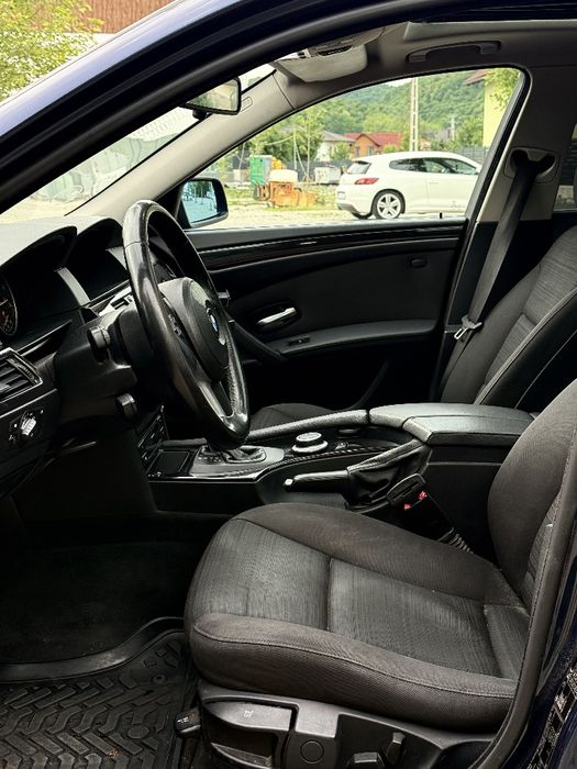 -BMW Seria 5- 520d 163cp