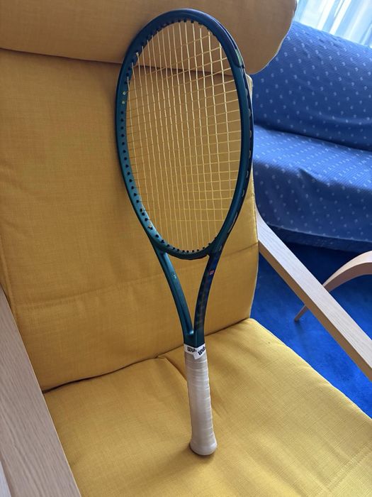 Тенис ракета WILSON BLADE V9