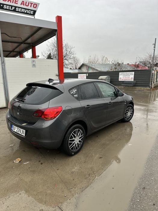 Opel Astra J - 1.3 CDTI -  Computer de bord - Clima -Lumini ambientale