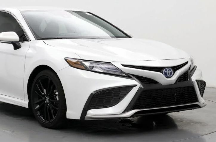 Toyota Camry передний бампер в сборе Американка 2023