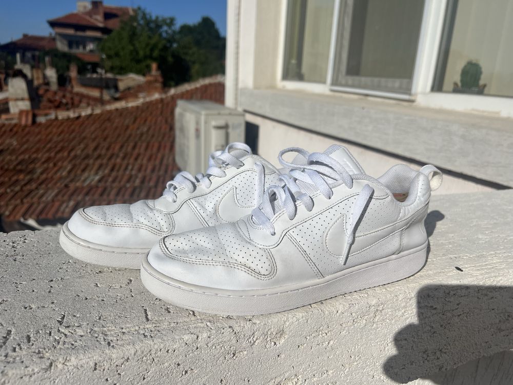 Nike Court Borough 44.5