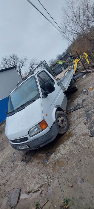 Vând Ford Transit