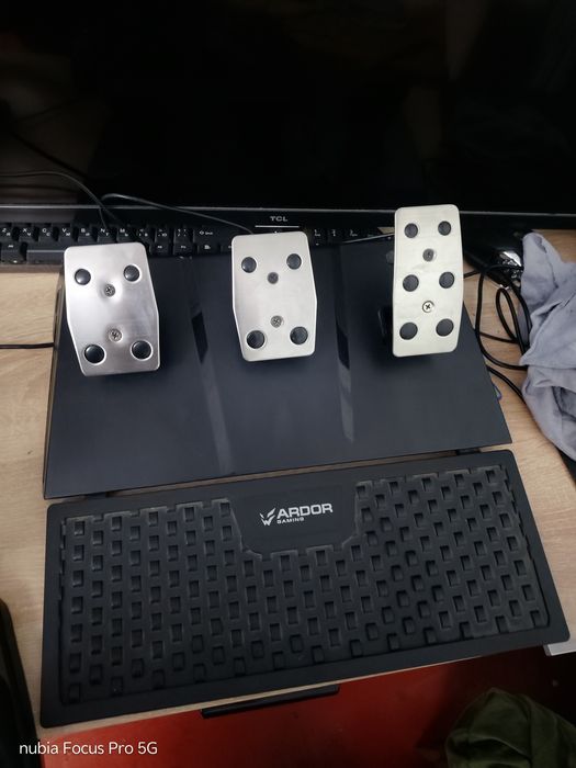 Продам игровой руль silverstone