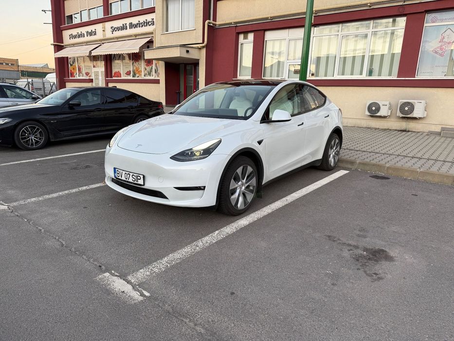 Tesla Model Y Masina e racheta adevarata