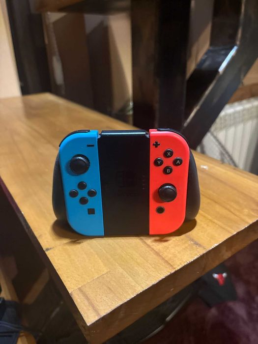 Nintendo Switch + Accesorii si Jocuri
