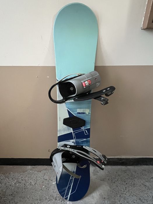 Сноуборд Burton 141см с автомати + подарък обувки