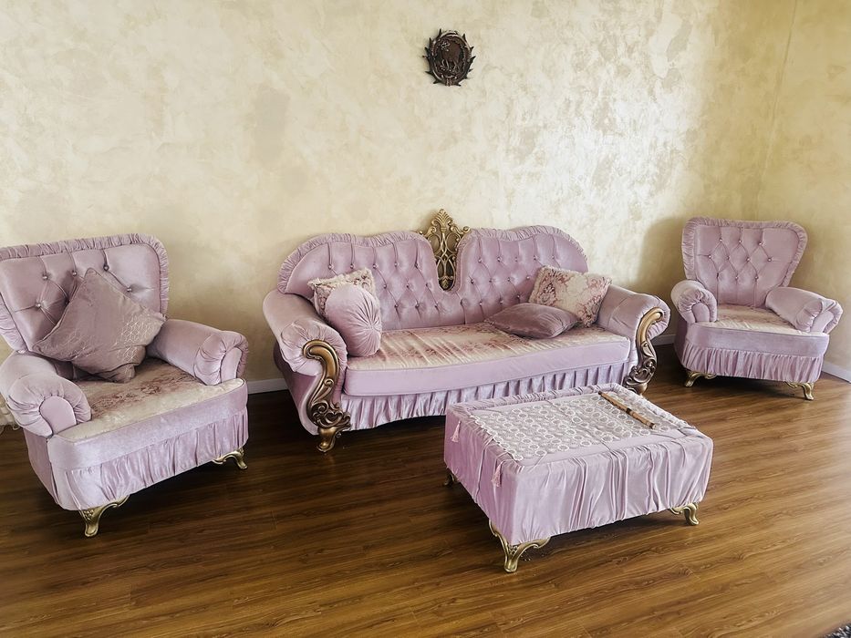 Vand coltar cu fotolii si măsuța