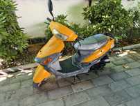 Продавам скутер Zhongyu 50 4t