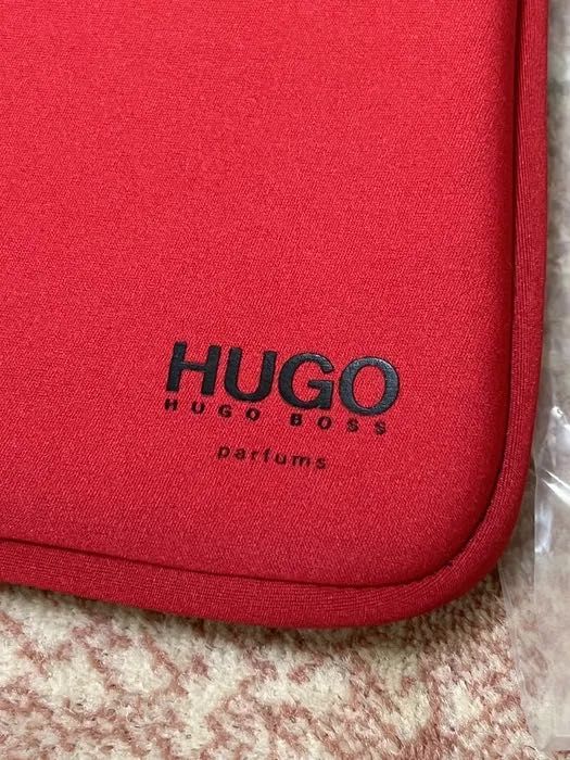 carcasa / Husa laptop / chrombook / macbook air pro 13 15 hugo boss