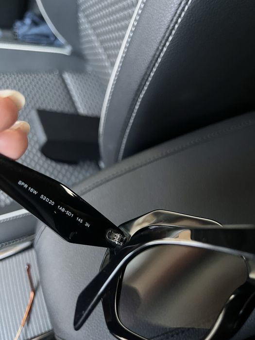 Слънчеви очила Prada