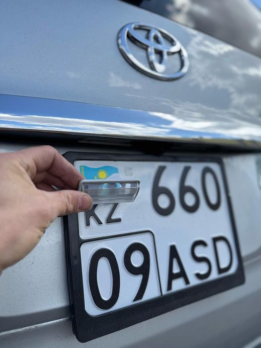 Подсветка номера Тойота Прадо 120 gx470