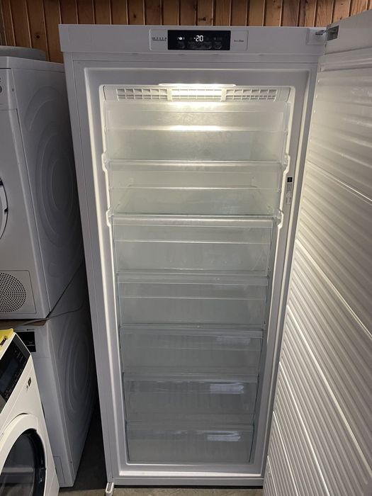 Фризер Bauknecht А+++ клас, NoFrost.  Неразличим от но