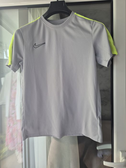 Tricou băieți Nike xl 158-170 cm