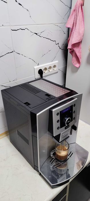 Espressor Automat DeLonghi Perfecta Cappuccino ESAM5500 cu Cafea Boabe