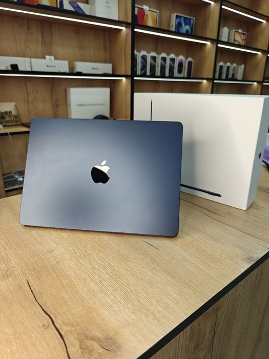 MacBook Air 13 | 2022 | Чип М2 | 95% | 256гб | ОЗУ 8гб