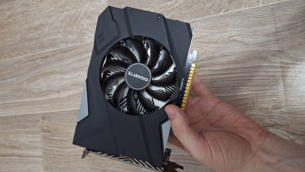 Комплект для ПК: GTX 1650 Super 4gb GDDR6 + DDR4 16GB + Powerex 600W