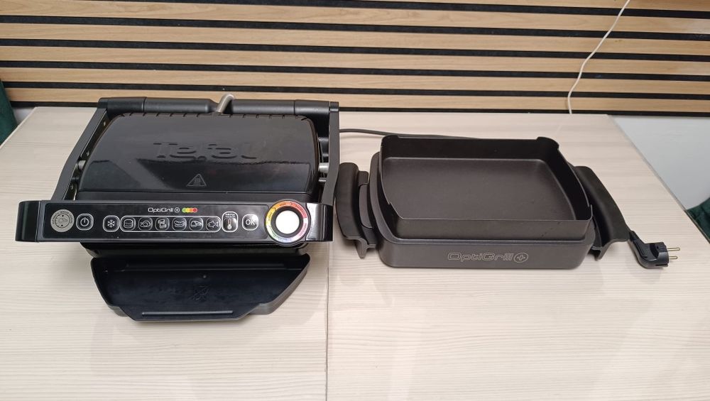 Grătar electric Tefal Optigrill+ cu tava de coacere