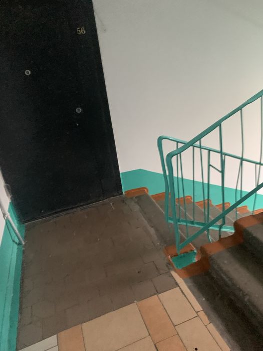 Продам 2-х комнатную , 5/10, 20 мкр.