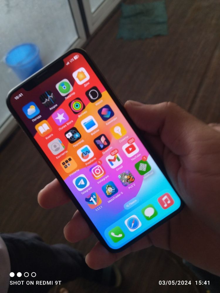 iPhone Xs Ideal 64