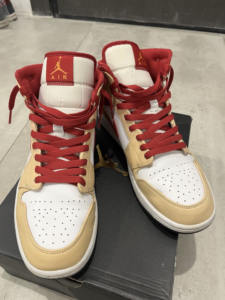 Обувки AIR Jordan 1 MID Beige Red