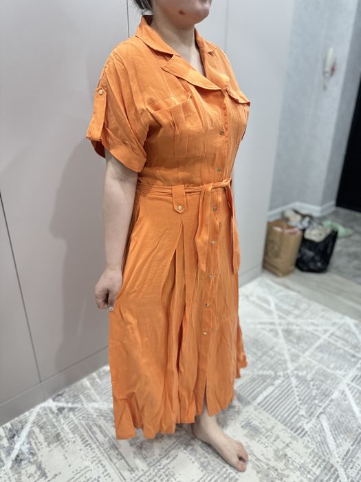 Платье с воротником