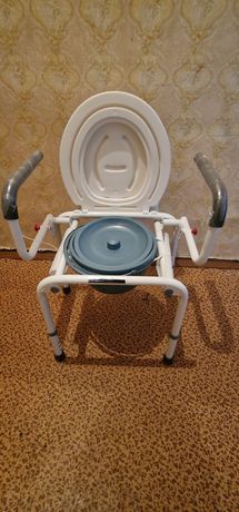 Кресло-туалет для инвалидов новые.